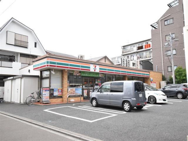 コンビニ　セブンイレブン（コンビニ）まで550m