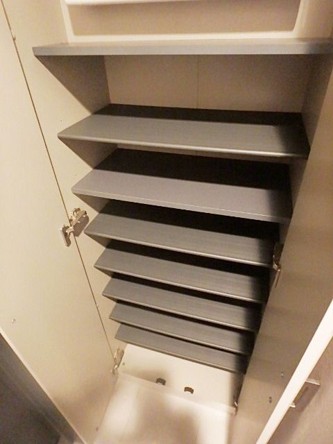 玄関　靴箱