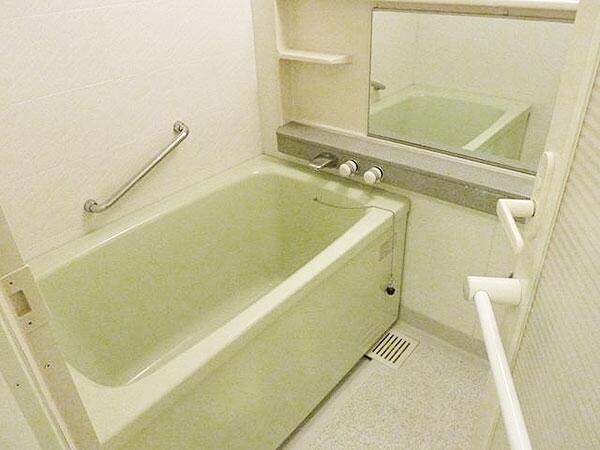 バス・シャワールーム　ゆったり過ごせるお風呂です
