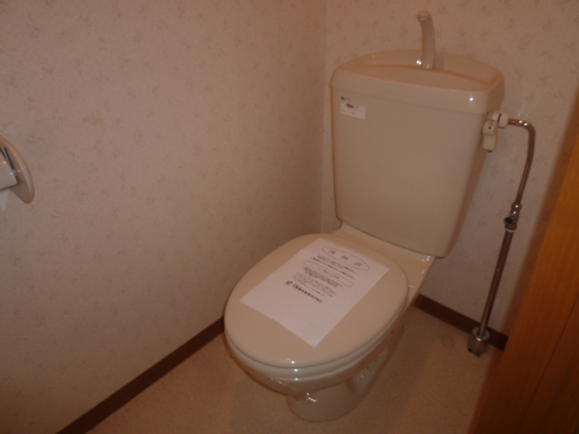 トイレ　別の部屋の写真です。