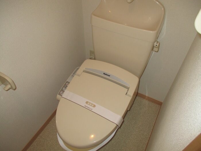 トイレ　※同間取り別部屋の写真です。