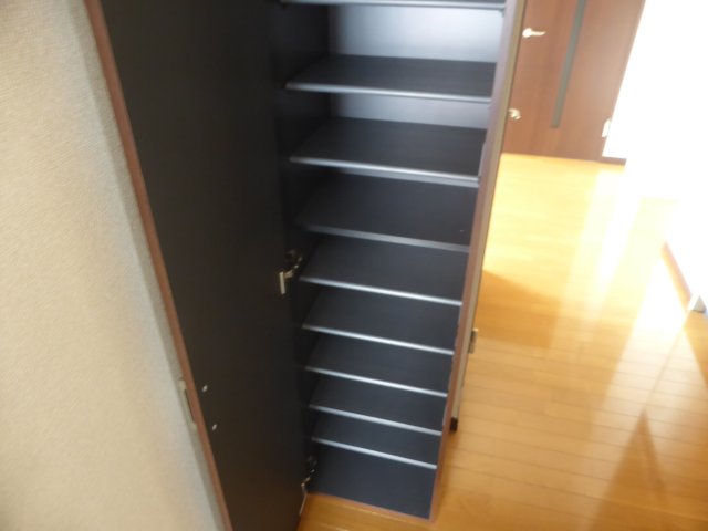 玄関　同物件別部屋