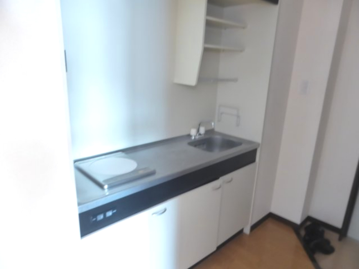 キッチン　同物件別部屋