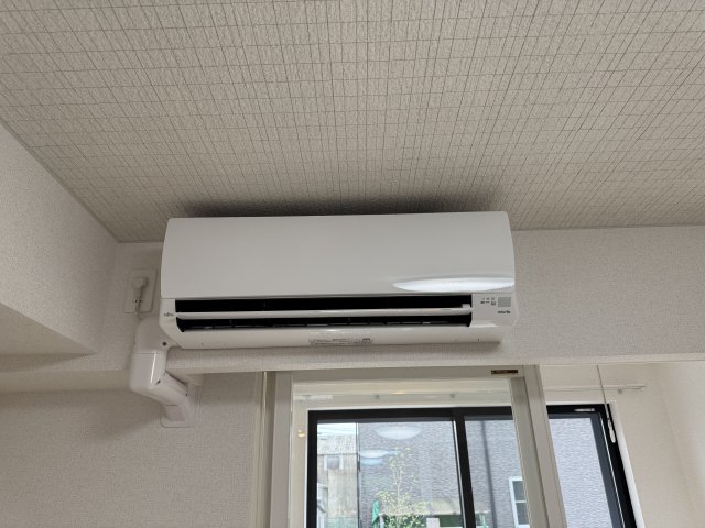 その他設備　エアコン２基付（同型タイプ）