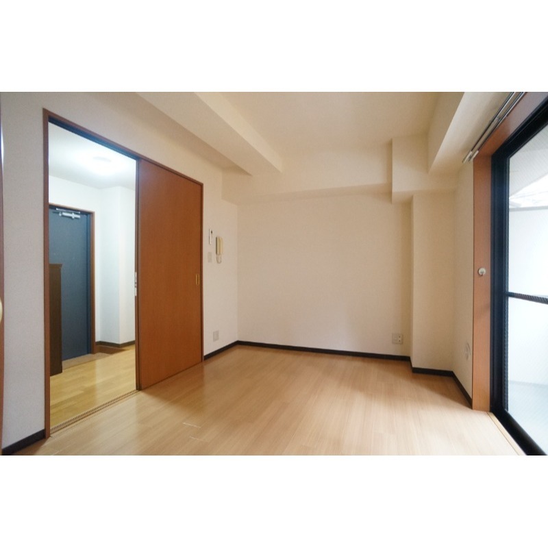 その他部屋・スペース　バルコニー側からみたお部屋♪
