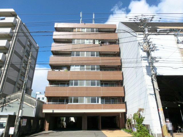 建物外観　2013年10月撮影