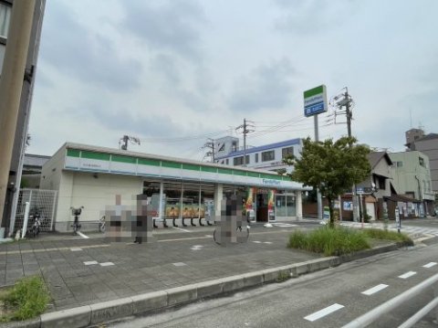 コンビニ　ファミリーマート 名古屋浅間町店（コンビニ）まで326m