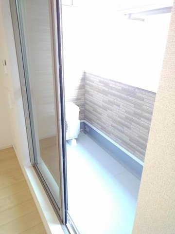 バルコニー　外からの目が気にならないバルコニーで洗濯物が干せます