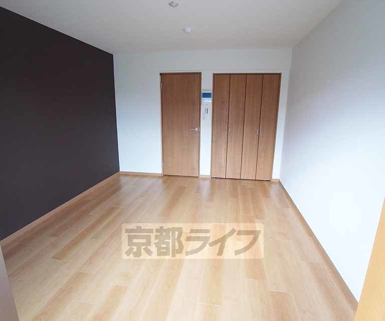 居室・リビング　広々とした間取りで、好きな家具を置けそうです・