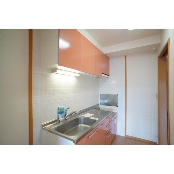 キッチン　※同仕様、別の部屋の写真です