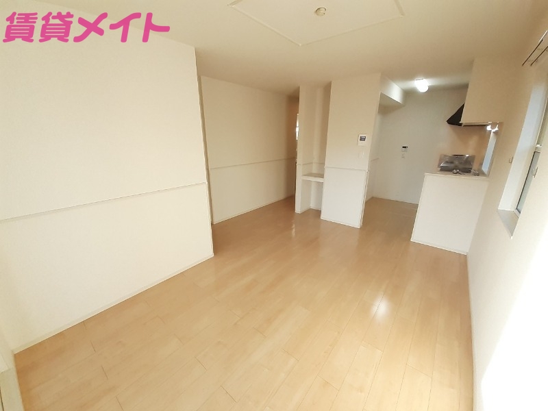 居室・リビング　同物件別部屋の写真