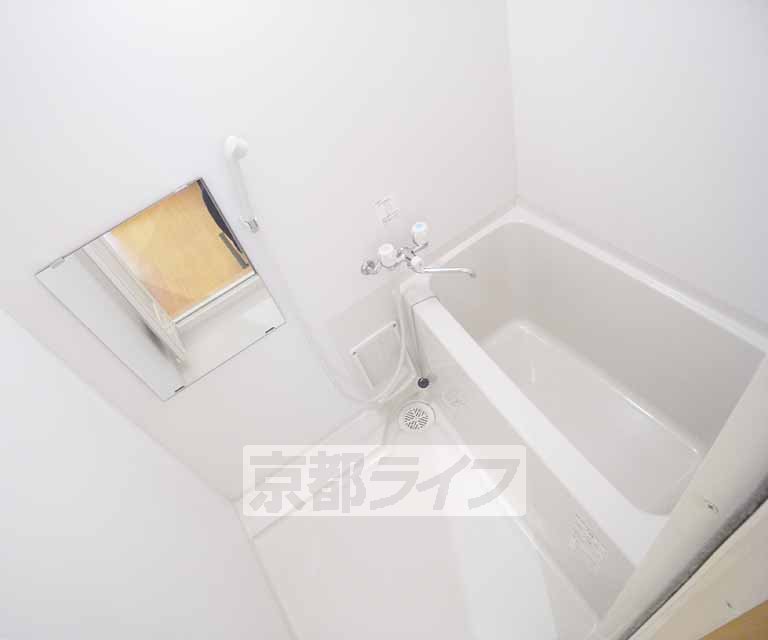 バス・シャワールーム　お風呂でゆっくりできそうです。