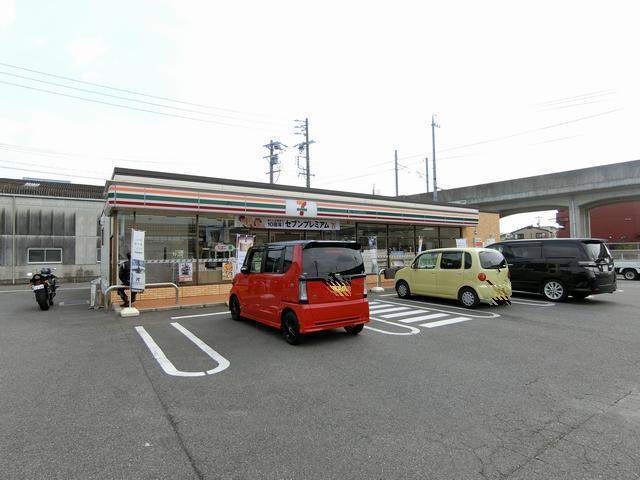コンビニ　セブンイレブン春日井勝川町１０丁目店（コンビニ）まで204m