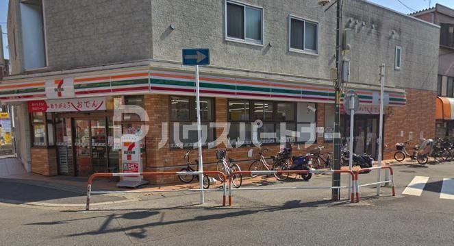 コンビニ　セブンイレブン松戸上本郷駅前店（コンビニ）まで250m