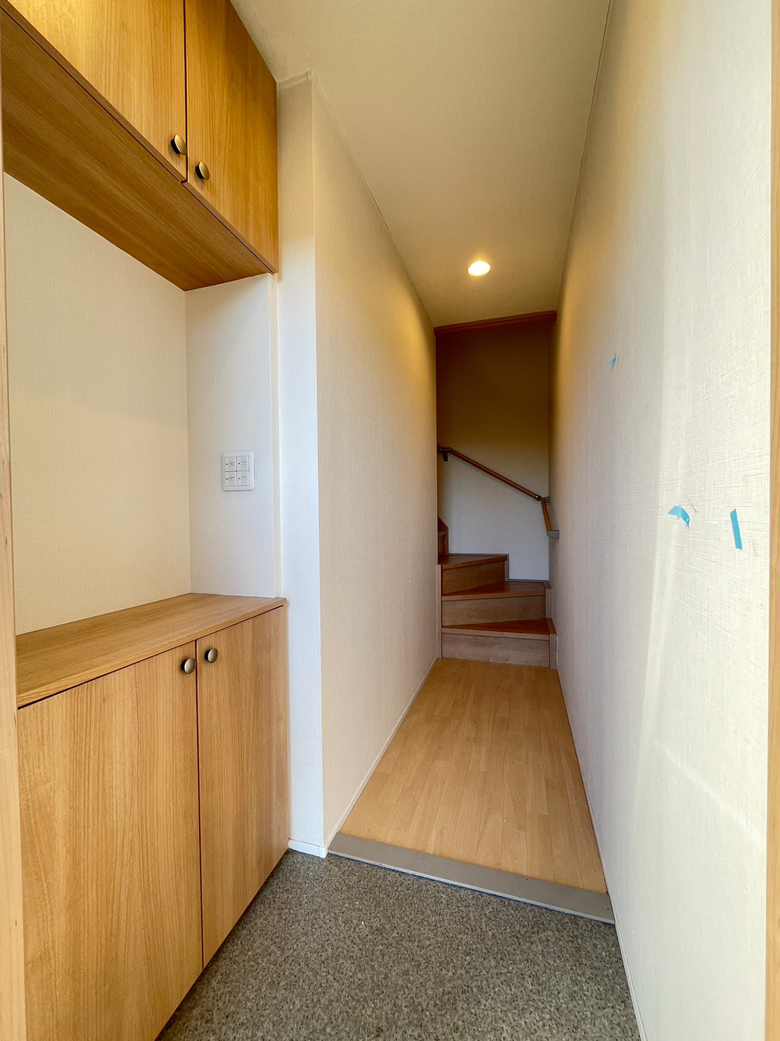玄関　同建物別号室
