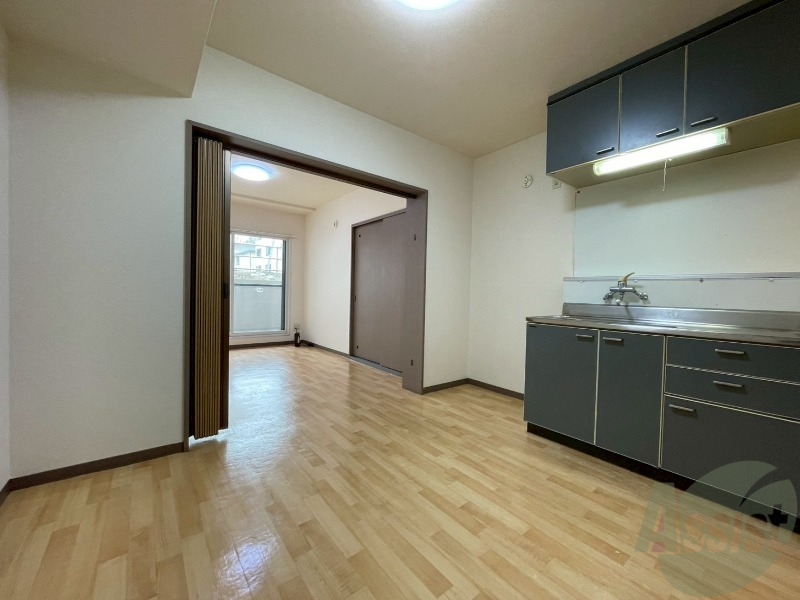 居室・リビング　広くてキレイなお部屋が広がっていて、充実した生活が送れそう。