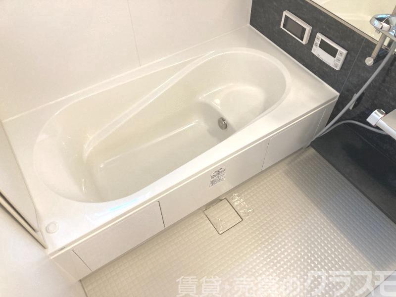 バス・シャワールーム　浴室乾燥機＆追焚機能付き広々バスルーム♪