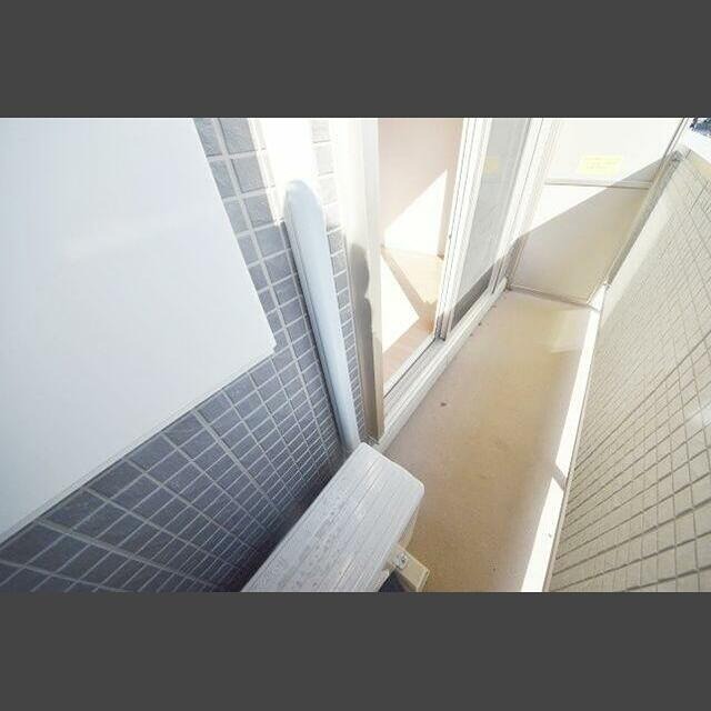バルコニー　南向きで日当り良好。