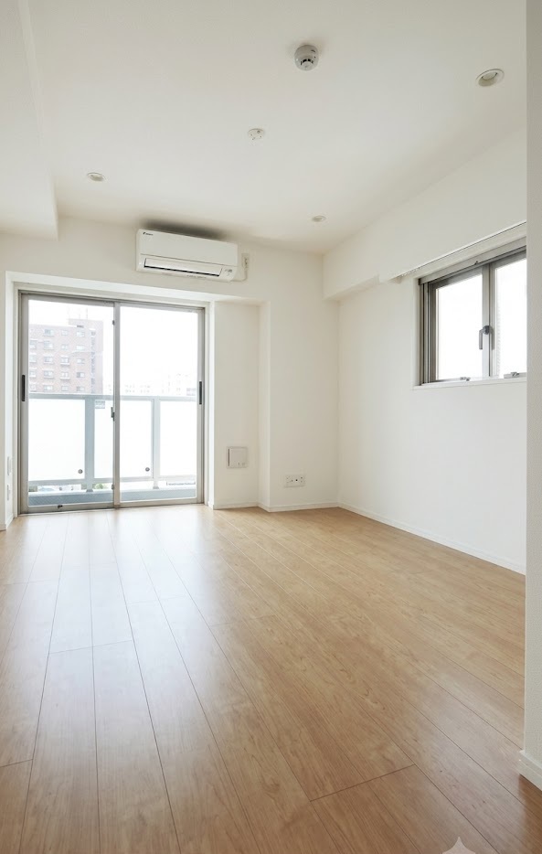 居室・リビング　※同建物内の別部屋参考写真です