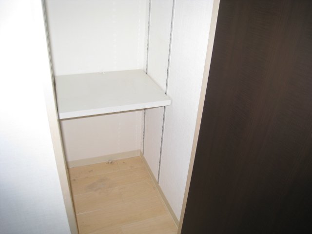 収納　同物件別号室のものです。