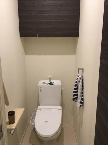 トイレ　温水洗浄便座