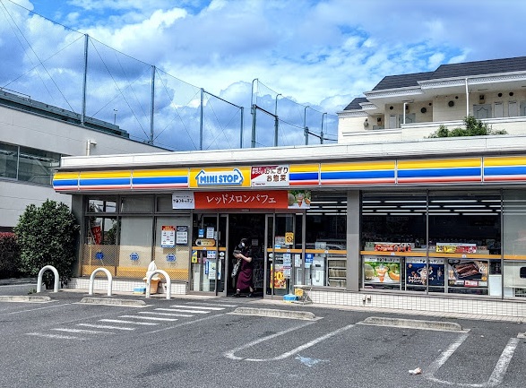コンビニ　ミニストップ 南台5丁目店（コンビニ）まで262m
