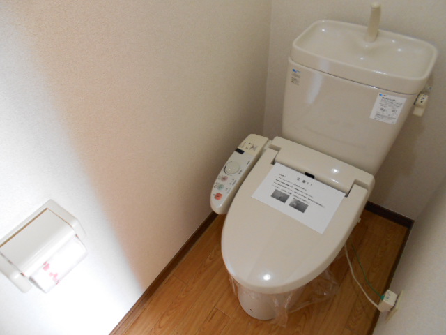 トイレ　温水洗浄便座完備