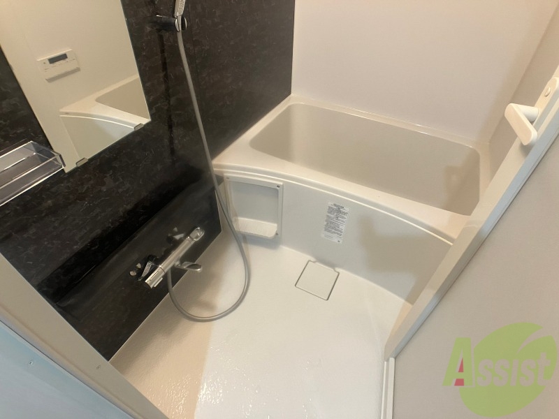 バス・シャワールーム　疲れを癒すには湯船でゆっくりするのが良いですよ。