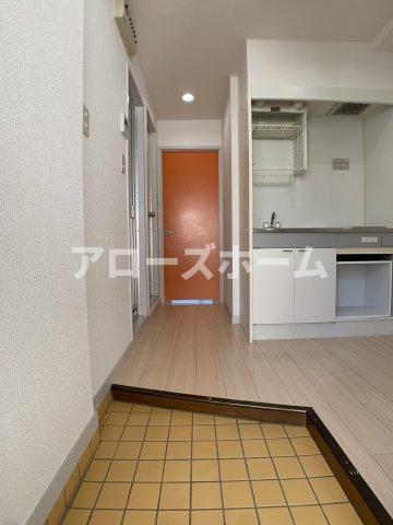 玄関　※室内写真は同マンション別室につきイメージです。