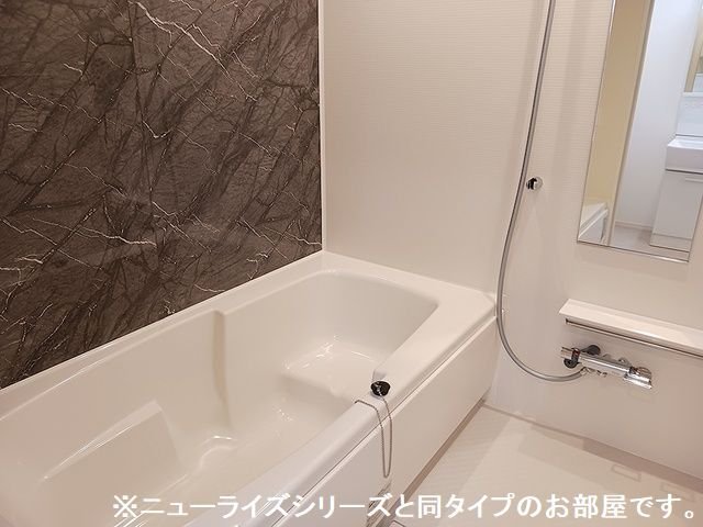 バス・シャワールーム　ゆったり過ごせるお風呂です