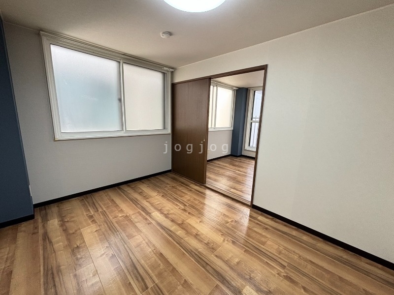 その他部屋・スペース　日当たりの良い明るいお部屋です。