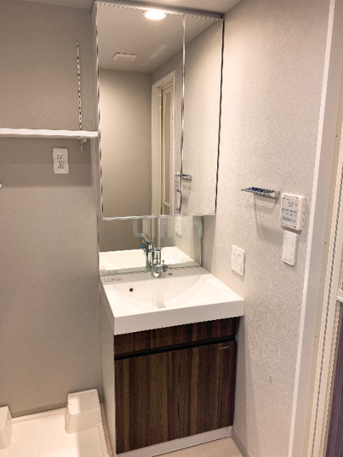洗面設備　違うお部屋の写真です。ご参考までに