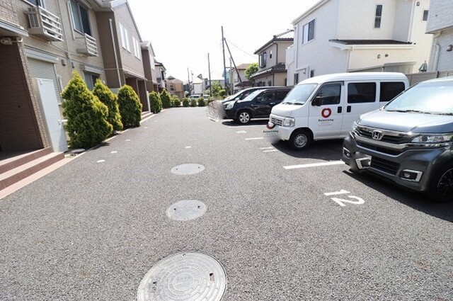 駐車場　駐車場