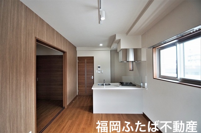 リアンレガーロ吉塚ステーションの居間写真