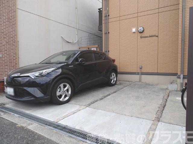 駐車場　敷地内駐車場