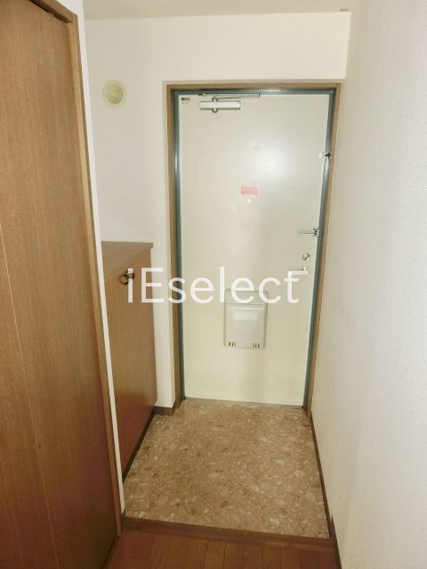 玄関　シューズボックス付きの玄関です