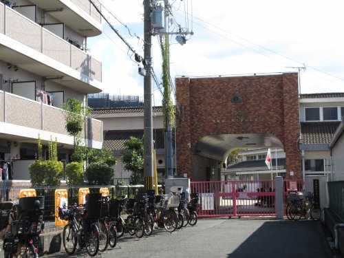 幼稚園・保育園　大阪狭山市立幼稚園半田幼稚園（幼稚園・保育園）まで264m
