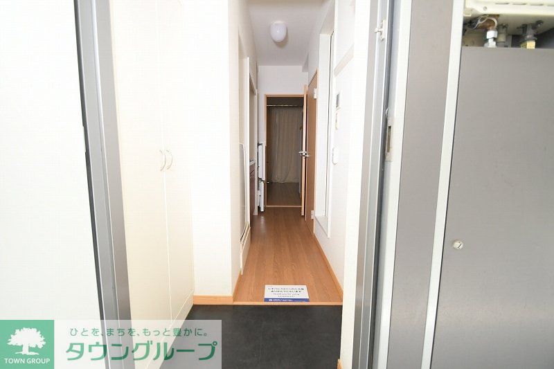 レオパレスフラッシュステージの玄関写真