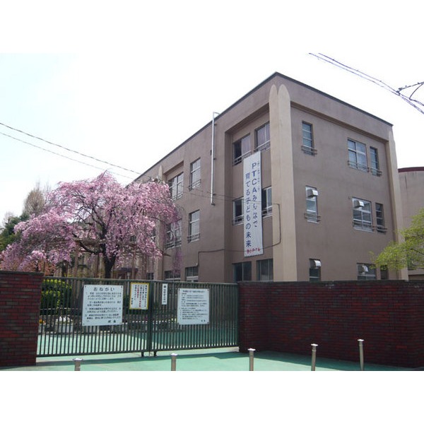 小学校　尼崎市立西小学校（小学校）まで810m