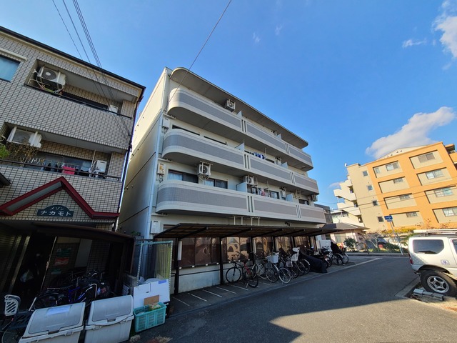建物外観　シンプルなデザインの外観です