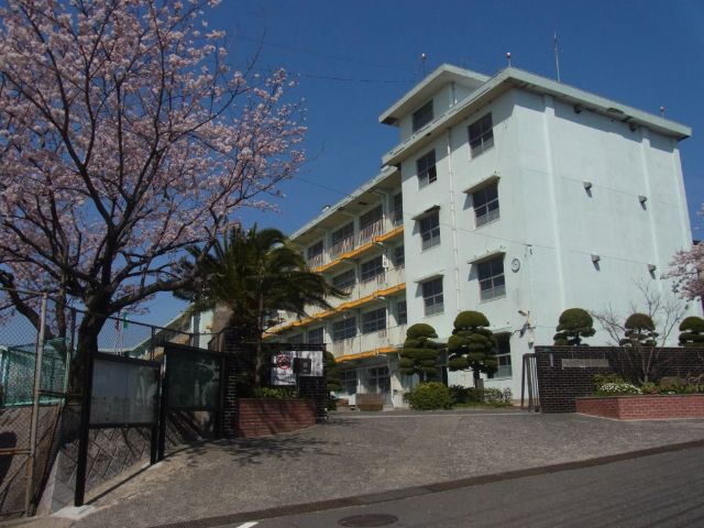 中学校　北九州市立沼中学校（中学校）まで440m