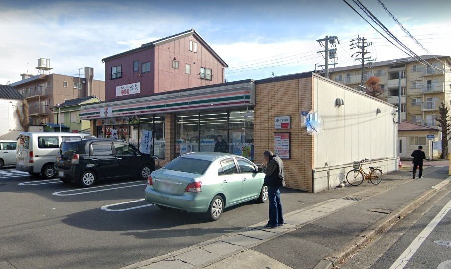 コンビニ　セブンイレブン名古屋畑江通8丁目店（コンビニ）まで310m