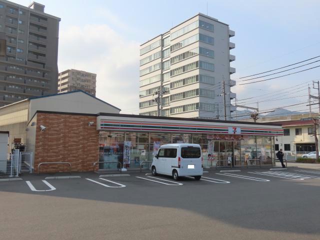 コンビニ　セブンイレブン山口小郡御幸町店（コンビニ）まで962m