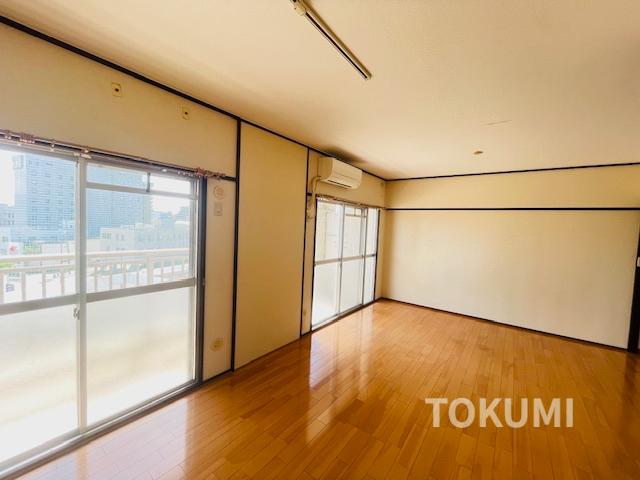 栄光下関ビルの居間写真
