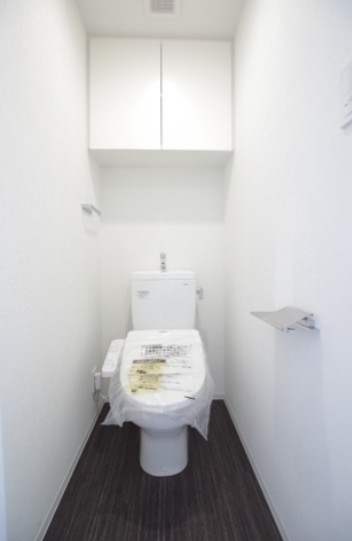 東武伊勢崎線 五反野駅 徒歩10分 12階建 築8年のトイレ写真