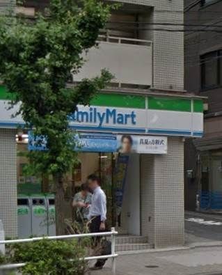 コンビニ　ファミリーマート（コンビニ）まで284m