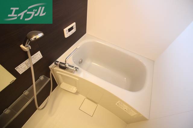 D-room Luxury 2ndの風呂写真