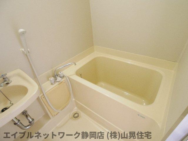 静岡鉄道静岡清水線 音羽町駅 徒歩12分 2階建 築43年の風呂写真
