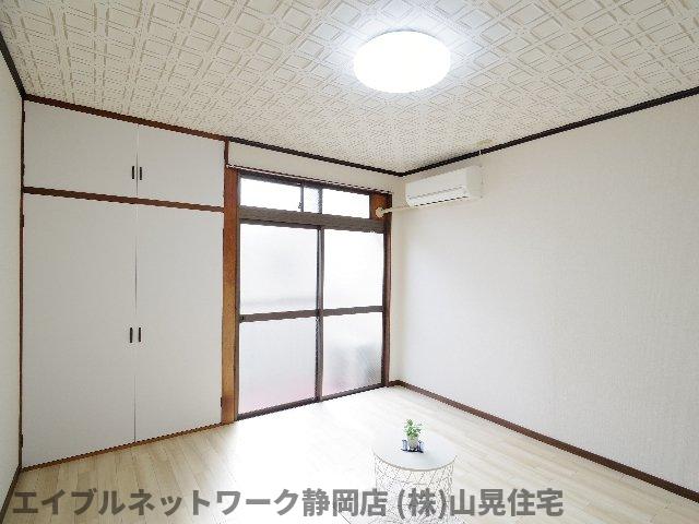 静岡鉄道静岡清水線 音羽町駅 徒歩12分 2階建 築43年の居間写真