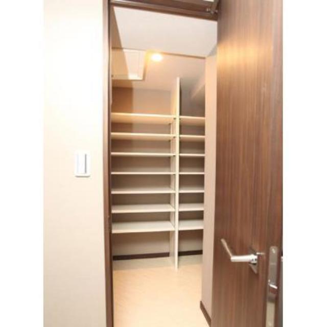 玄関　※写真は同タイプ住戸です。